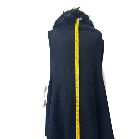 Surell Black Wrap with Faux Fur Collar | NWT Women's Winter Layer.  Size OS - Picture 5 of 8